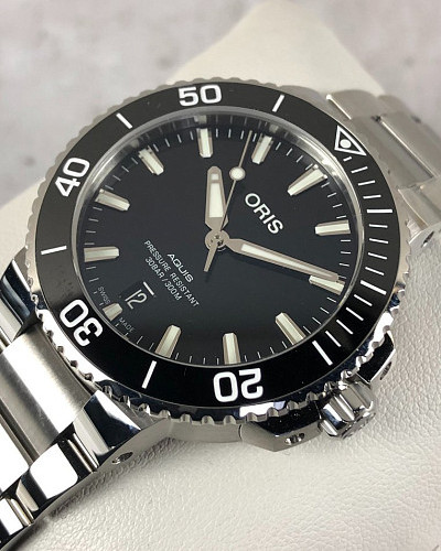 Oris Aquis Date 01 733 7732 4134-07 8 21 05PEB